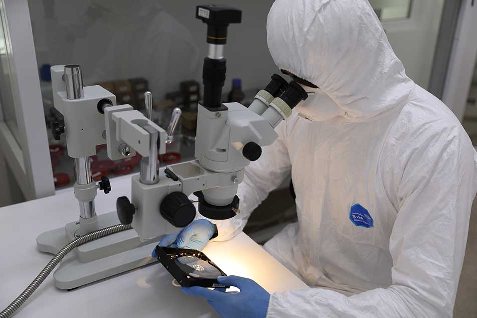 Data Recovery in Cleanroom